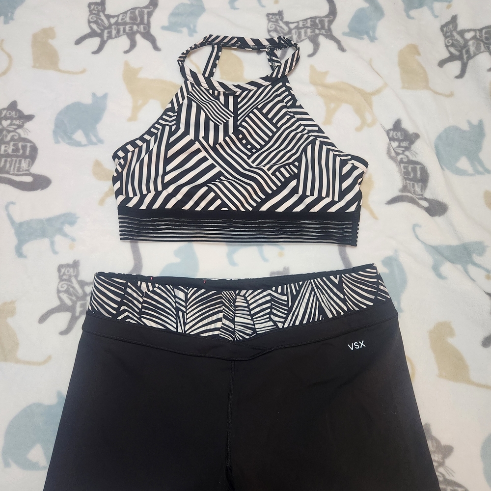 VSX Monochrome Geometric Sports Bra and Leggings